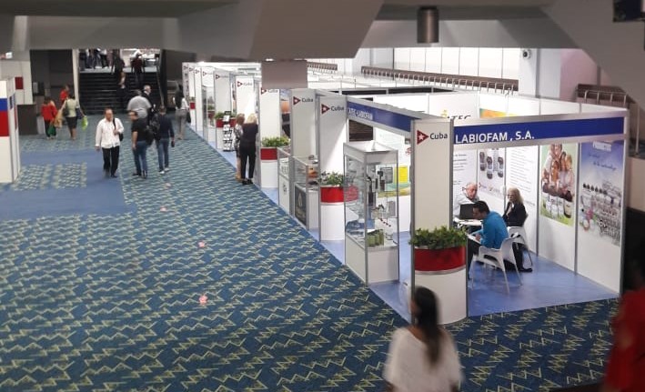 Empresas cubanas promocionan negocios en Expocomer 2019