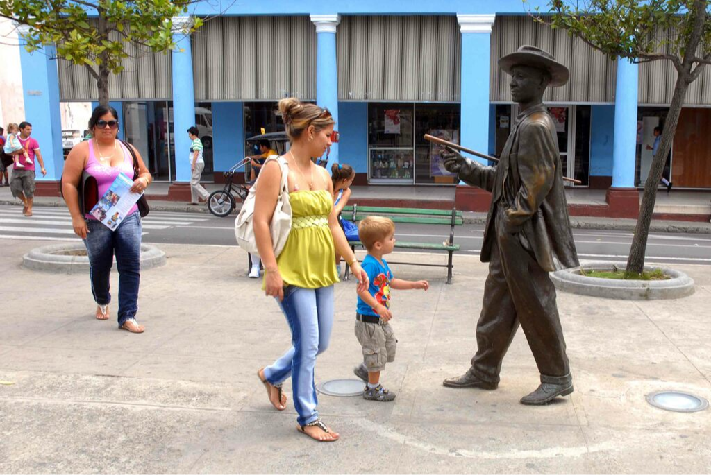 Estatua de Benny Moré en Cienfuegos