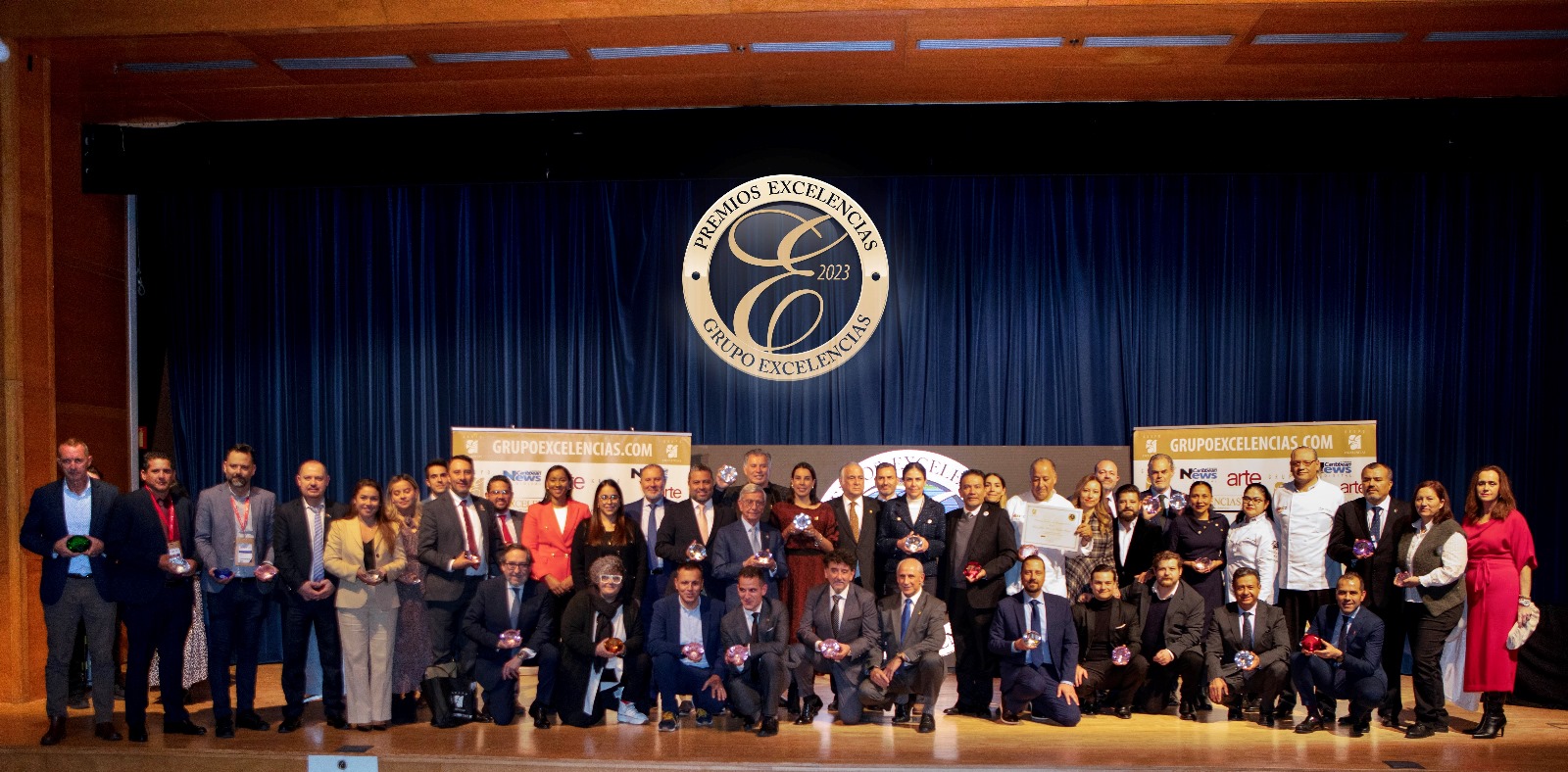 Grupo Excelencias entrega los Premios Excelencias 2023 en Fitur