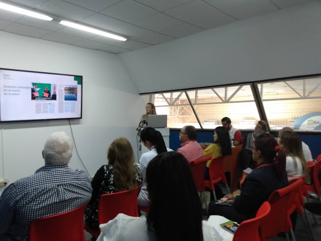 Presentan servicios y oportunidades en salud en Fihav 2022