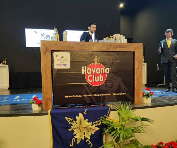 Primera jornada del estilo flair en 69 Campeonato Mundial de Coctelería