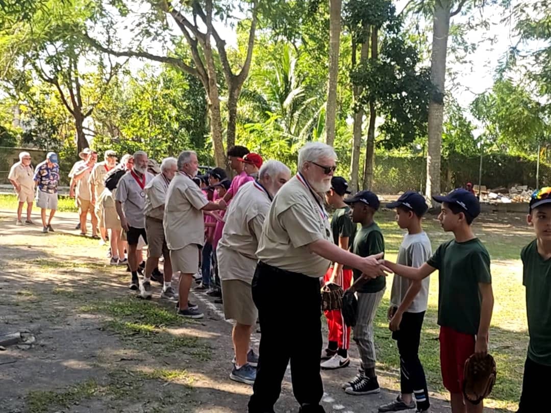 Muchos Hemingway caminaron de nuevo por La Habana