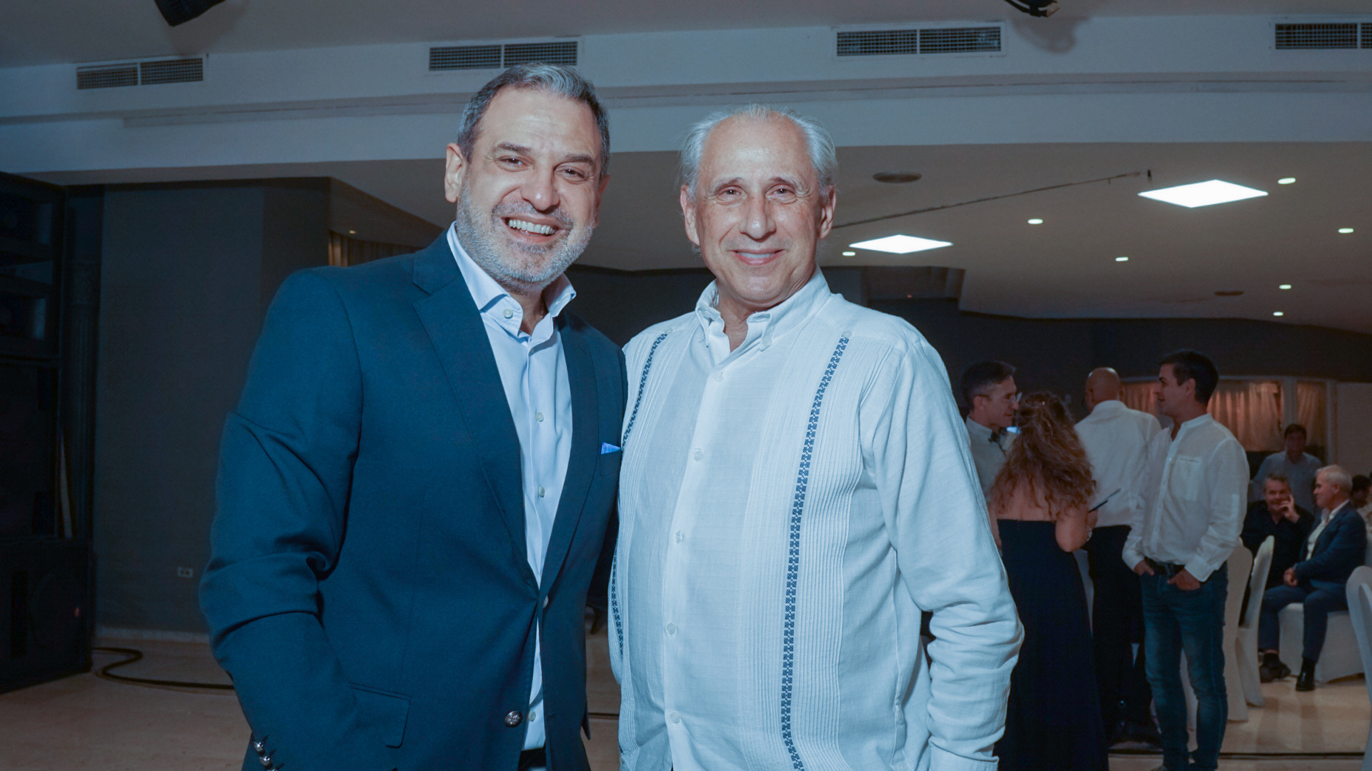 El Presidente del Grupo Excelencias, José Carlos de Santiago (derecha), asistió a la celebración.
