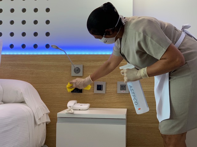 Limpieza habitacion-MeliáCuba