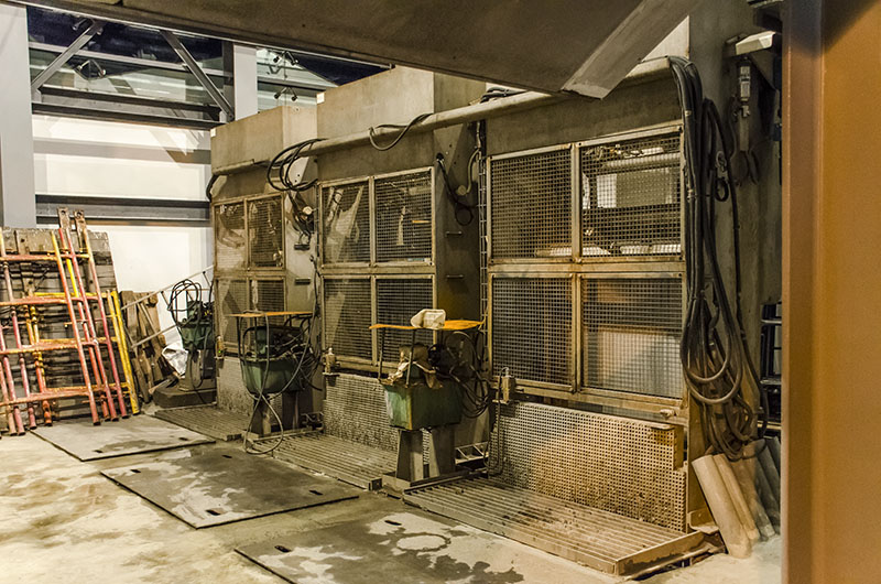 Sistema de rejas que capturan los detritus sólidos que traen los albañales