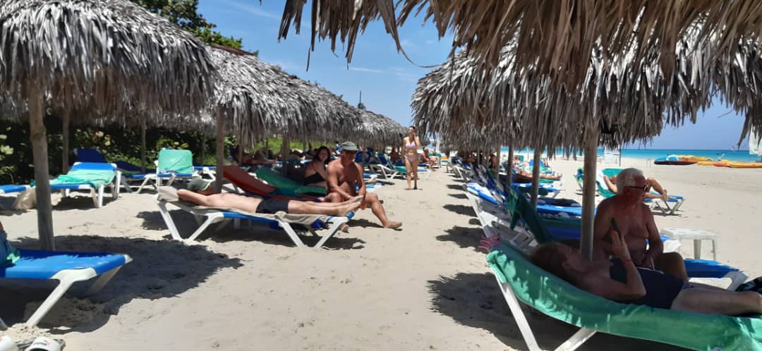 Turistas portugueses visitan Varadero.
