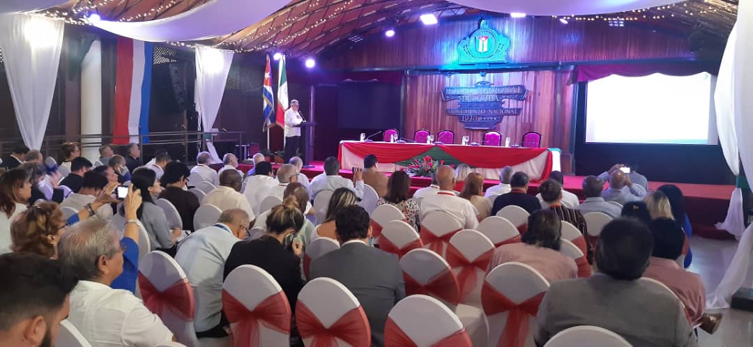 Sesiona Foro Empresarial Cuba-México.