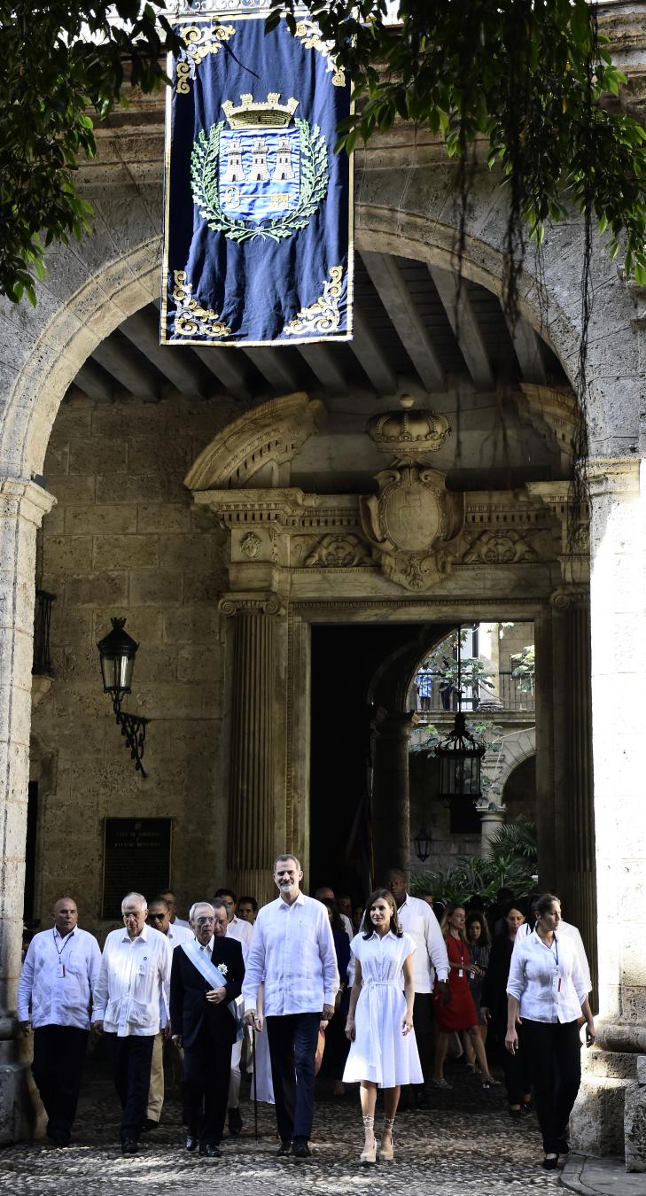 Condecoración a Leal
