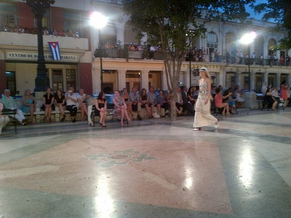 Cuba luce primer desfile de modas de Chanel en Latinoamérica
