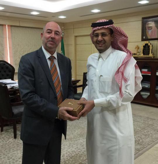 Cuba y Arabia Saudita evalúan cooperación en la salud