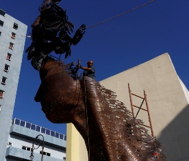 Una escultura con espíritu danzante, regalo de la Bienal a La Habana
