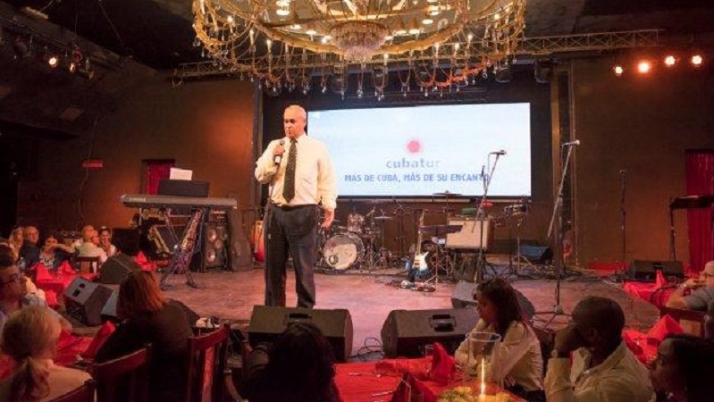 Cubatur vuela con Cubana de Aviación