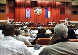 Parlamento cubano analiza los documentos que regirán la economía del 2015