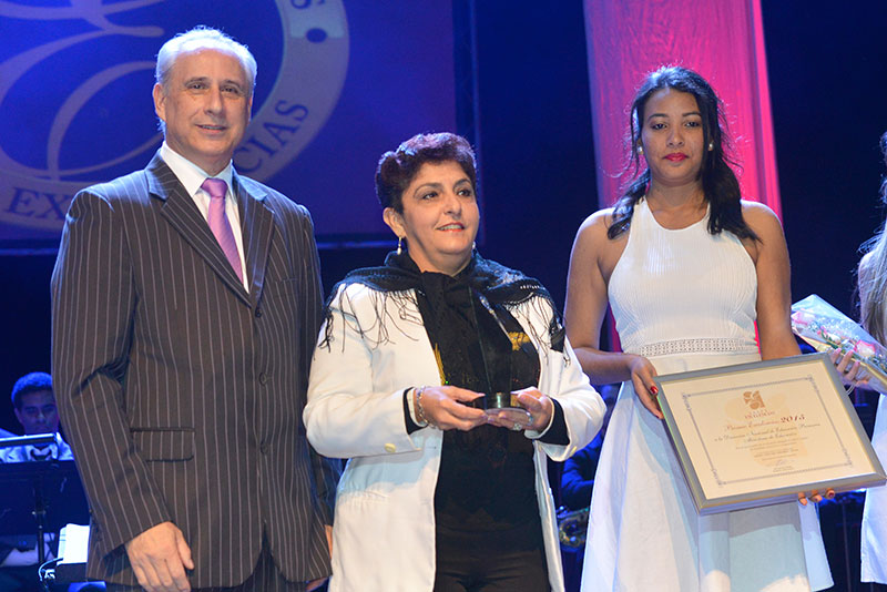 Grupo Excelencias entrega a importantes personalidades e instituciones los Premios Excelencias Cuba 2016 Grupo Excelencias entrega los Premios Excelencias Cuba 2016