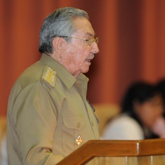 Raúl Castro reitera disposición de avanzar con EE.UU.